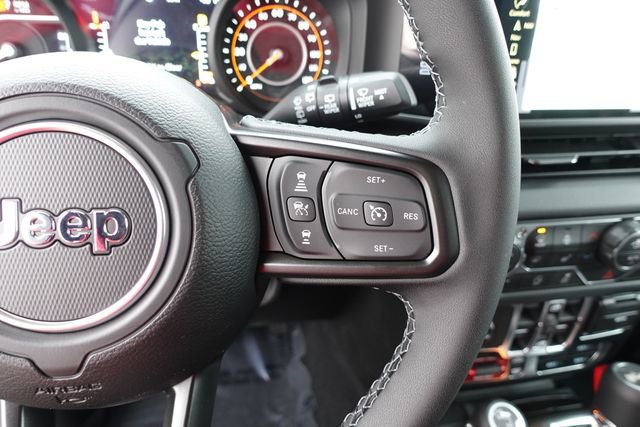 New 2026 Jeep Wrangler Unlimited Rubicon w/ Technology Group image 19