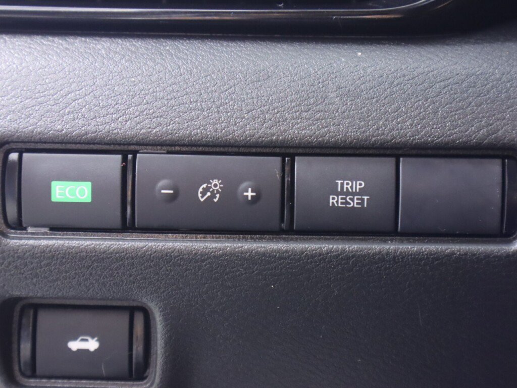 Used 2023 Nissan Sentra SV w/ SV Premium Package FWD image 10