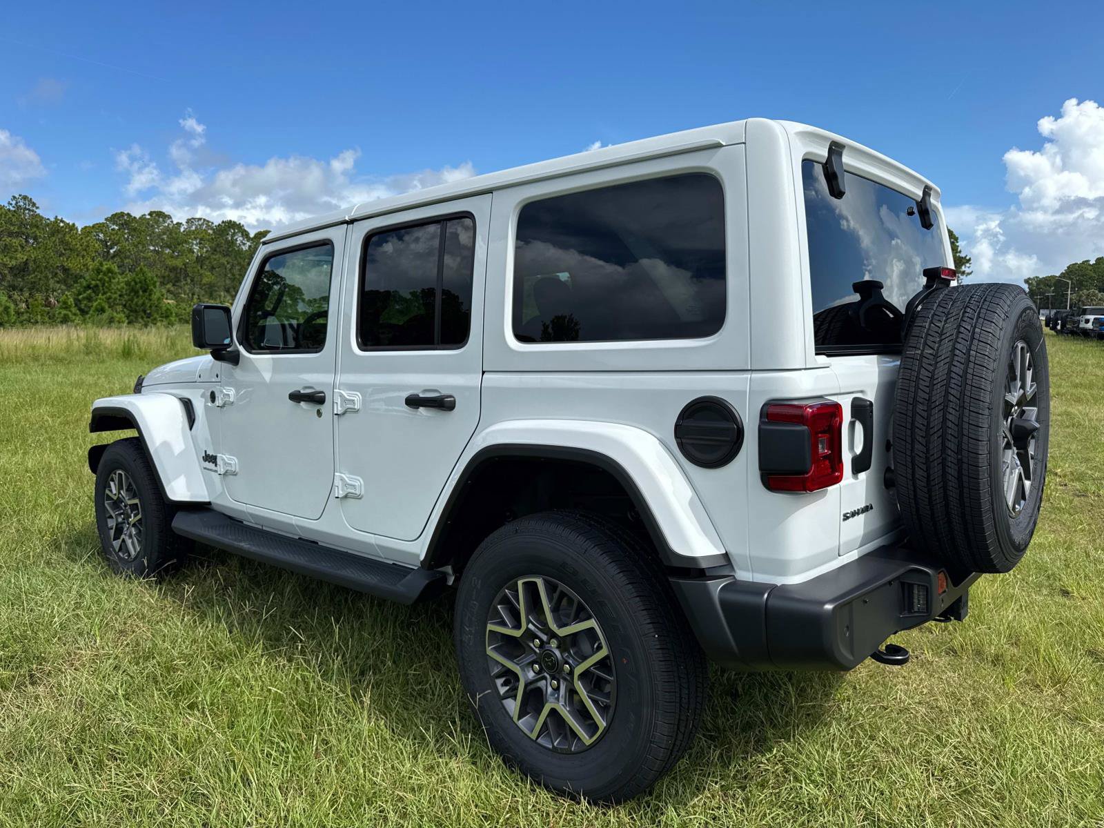 New 2025 Jeep Wrangler Unlimited Sahara AWD/4WD image 5