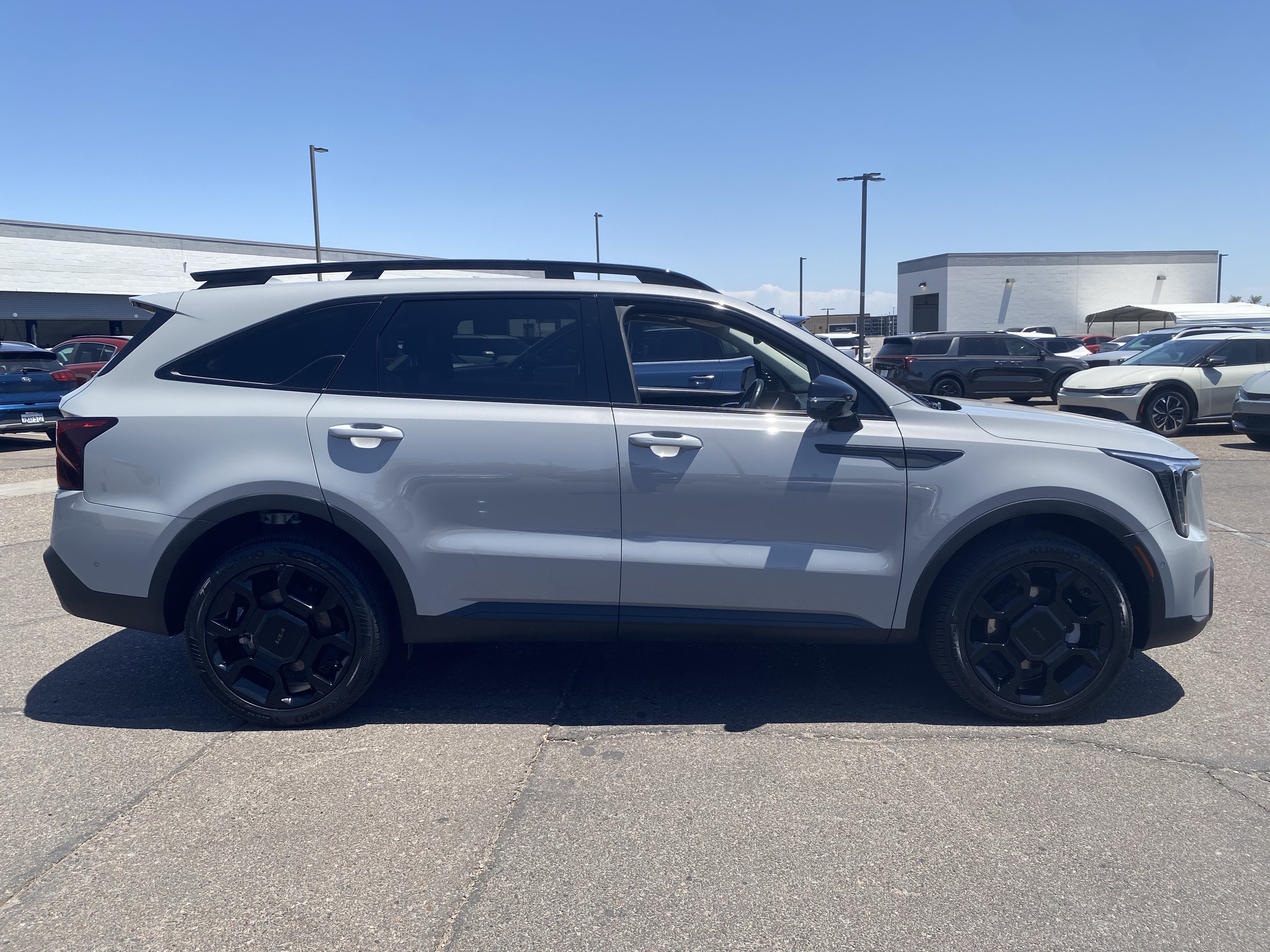 Certified 2025 Kia Sorento SX AWD/4WD image 6