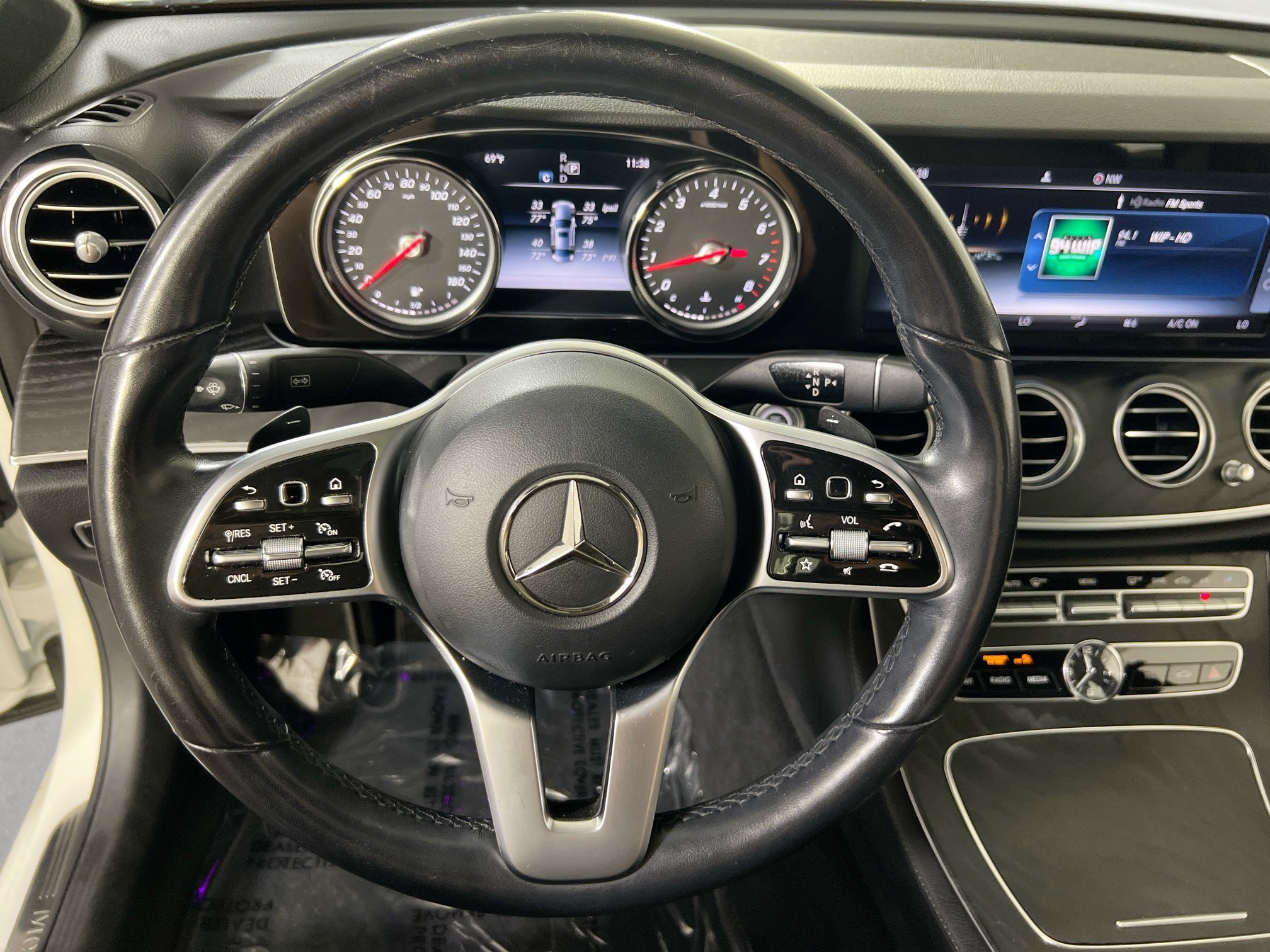 Used 2019 Mercedes-Benz E 300 4MATIC image 11
