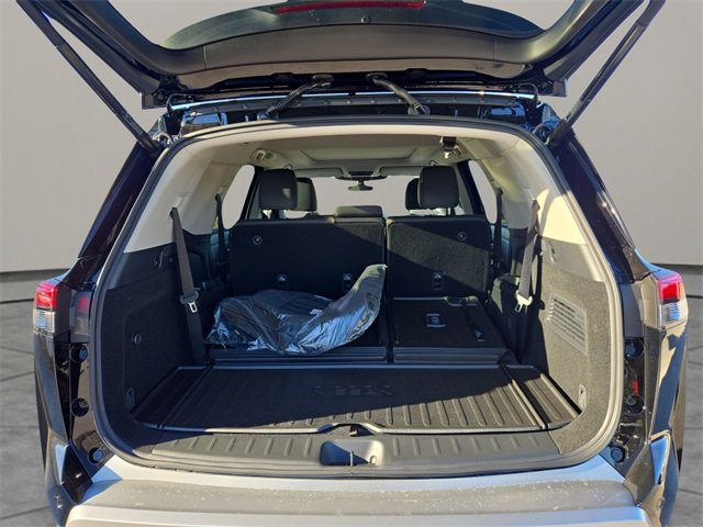 New 2025 Nissan Pathfinder Platinum w/ Cargo Package image 38