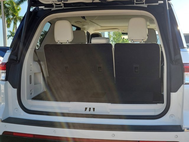 Certified 2024 Lincoln Navigator Black Label image 11