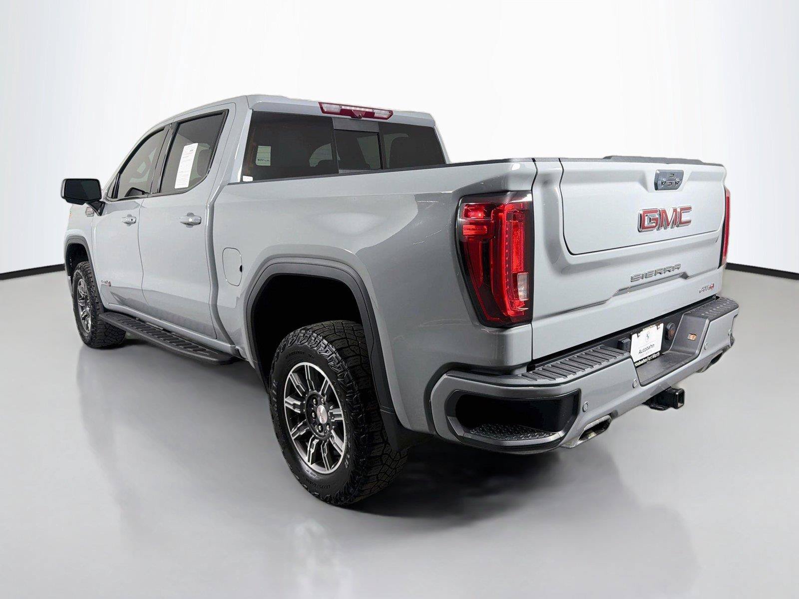 Used 2024 GMC Sierra 1500 AT4 w/ Technology Package AWD/4WD image 7