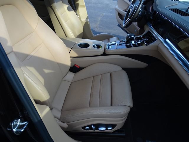 Used 2020 Porsche Panamera image 15