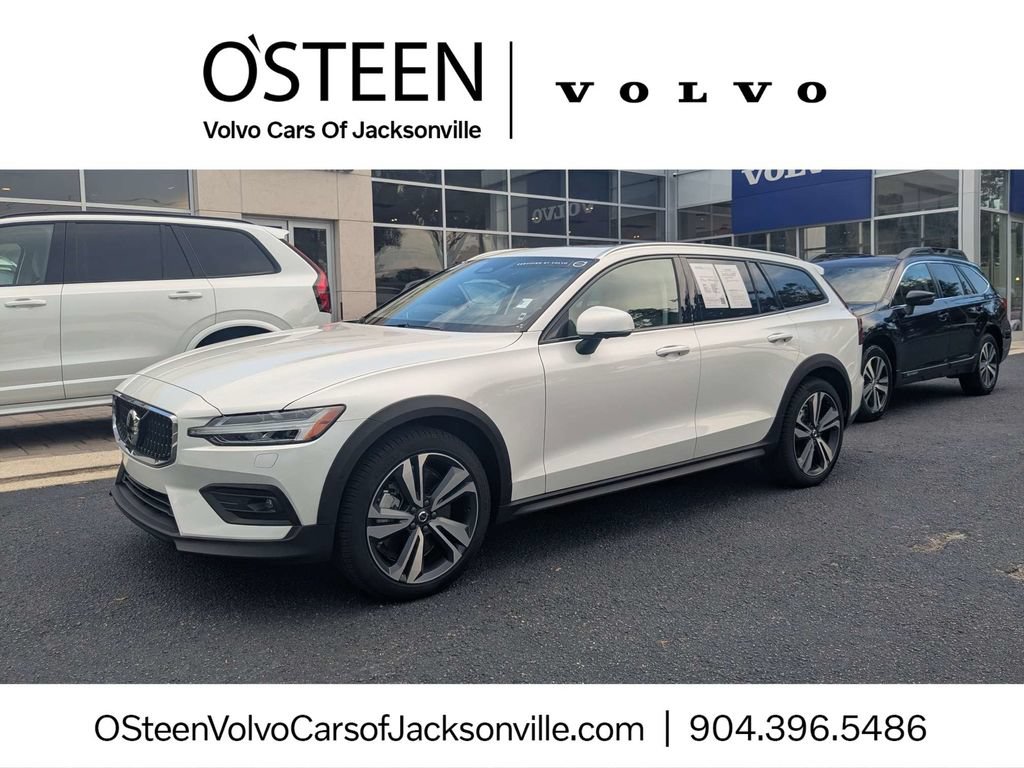 Used 2026 Volvo V60 B5 Cross Country Plus w/ Protection Package Premier