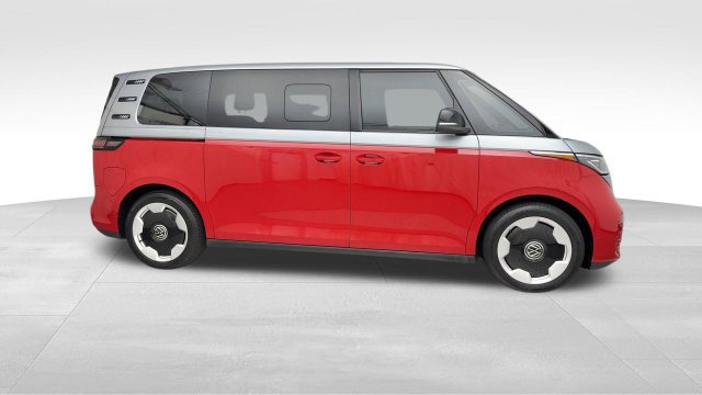 Certified 2025 Volkswagen ID. Buzz Pro S Plus AWD/4WD image 10