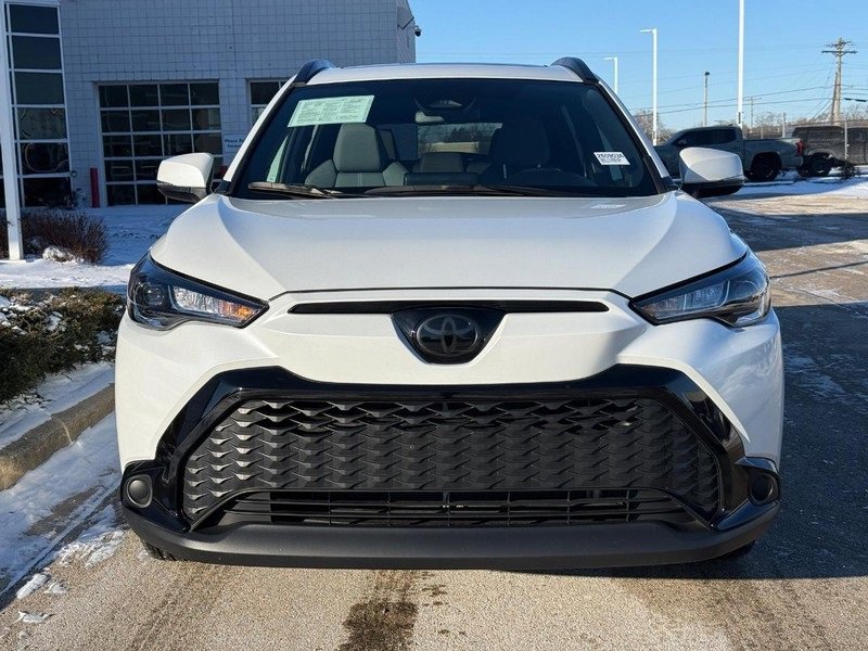 Used 2024 Toyota Corolla Cross SE w/ Moonroof Package image 8