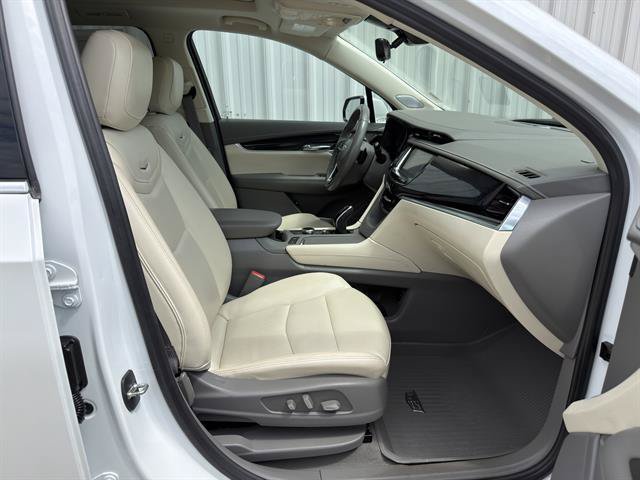 Used 2024 Cadillac XT6 Premium Luxury w/ Technology Package AWD/4WD image 21