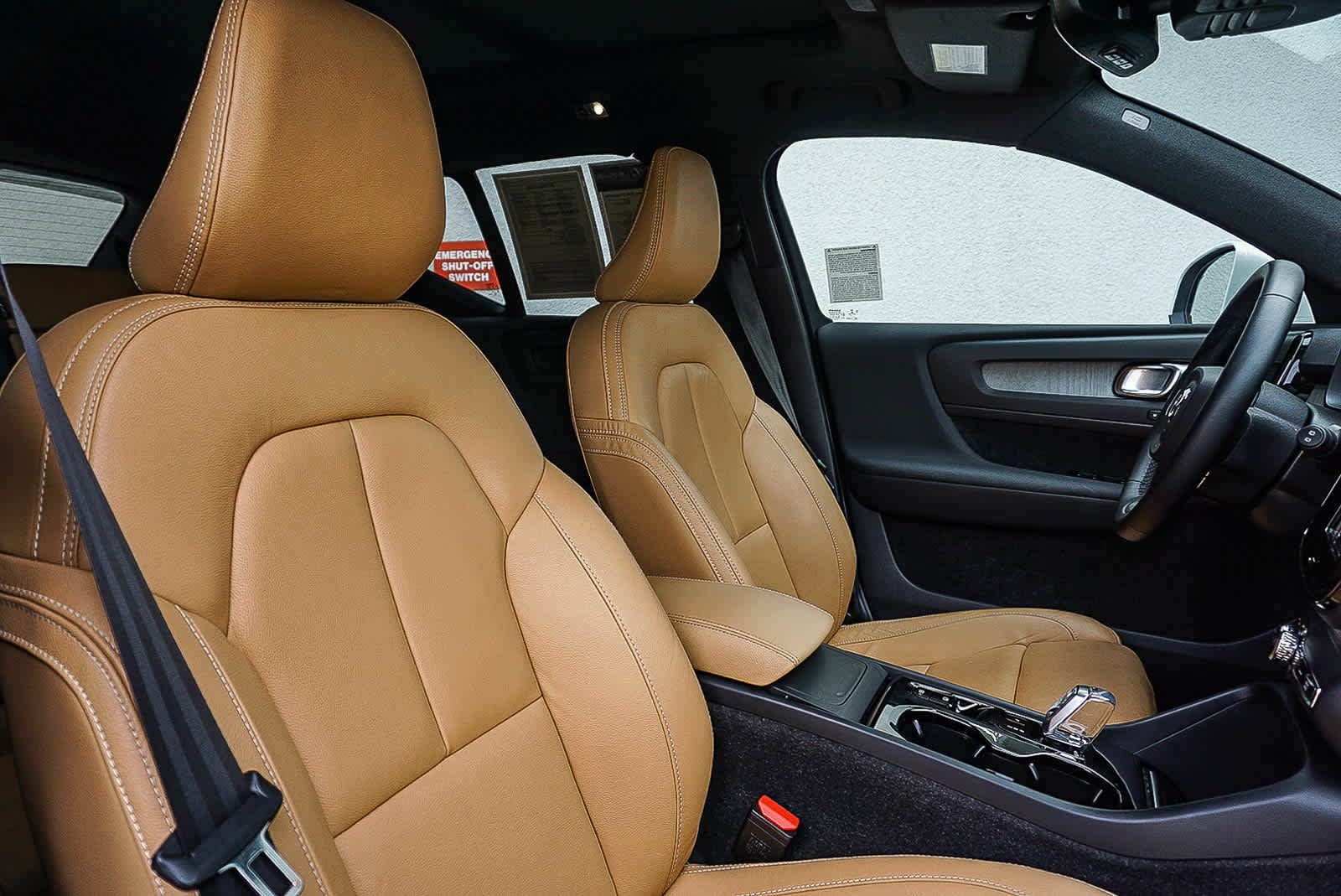 Used 2022 Volvo XC40 T5 Inscription w/ Advanced Package image 16