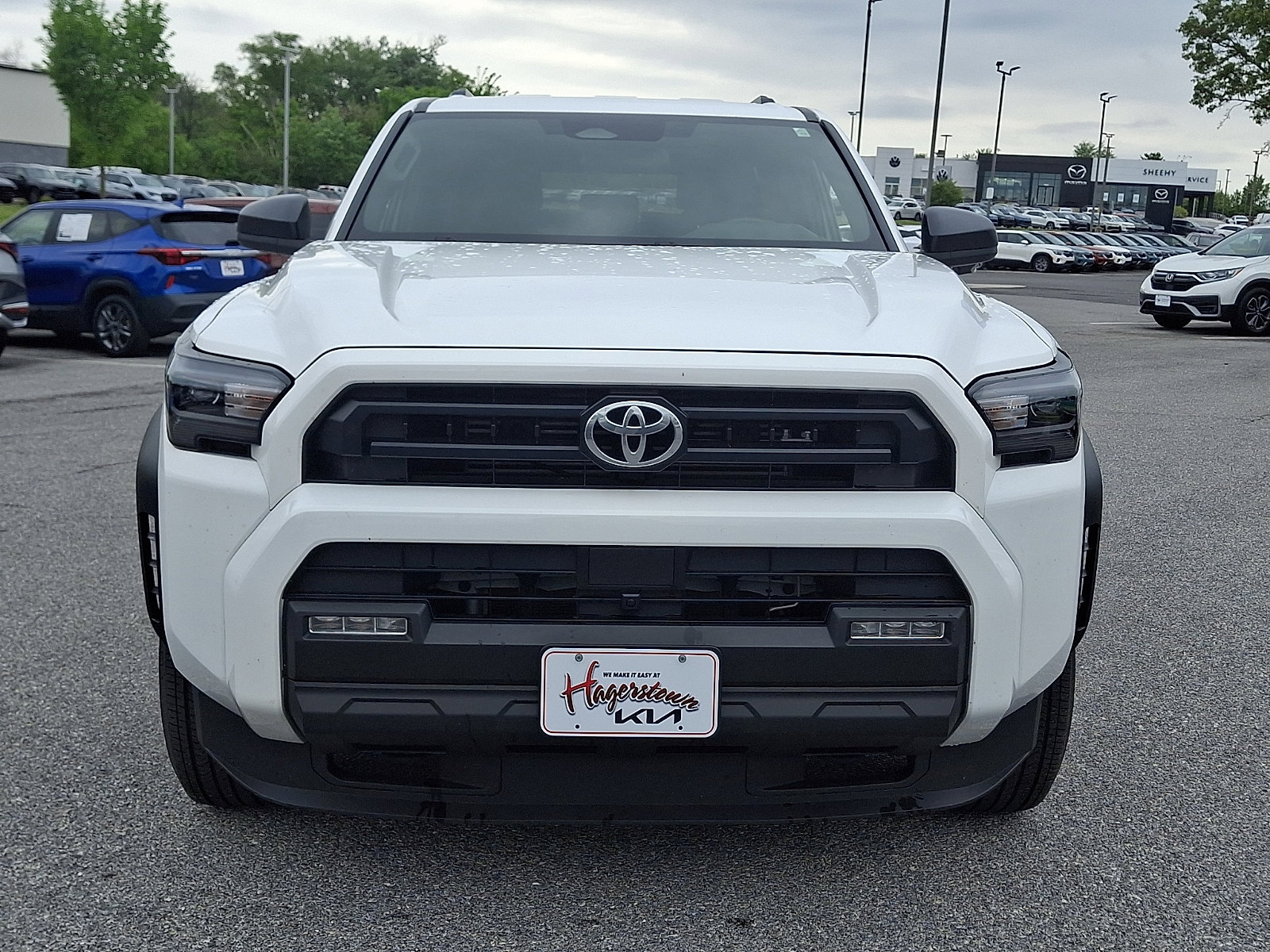Used 2025 Toyota 4Runner SR5 AWD/4WD image 2
