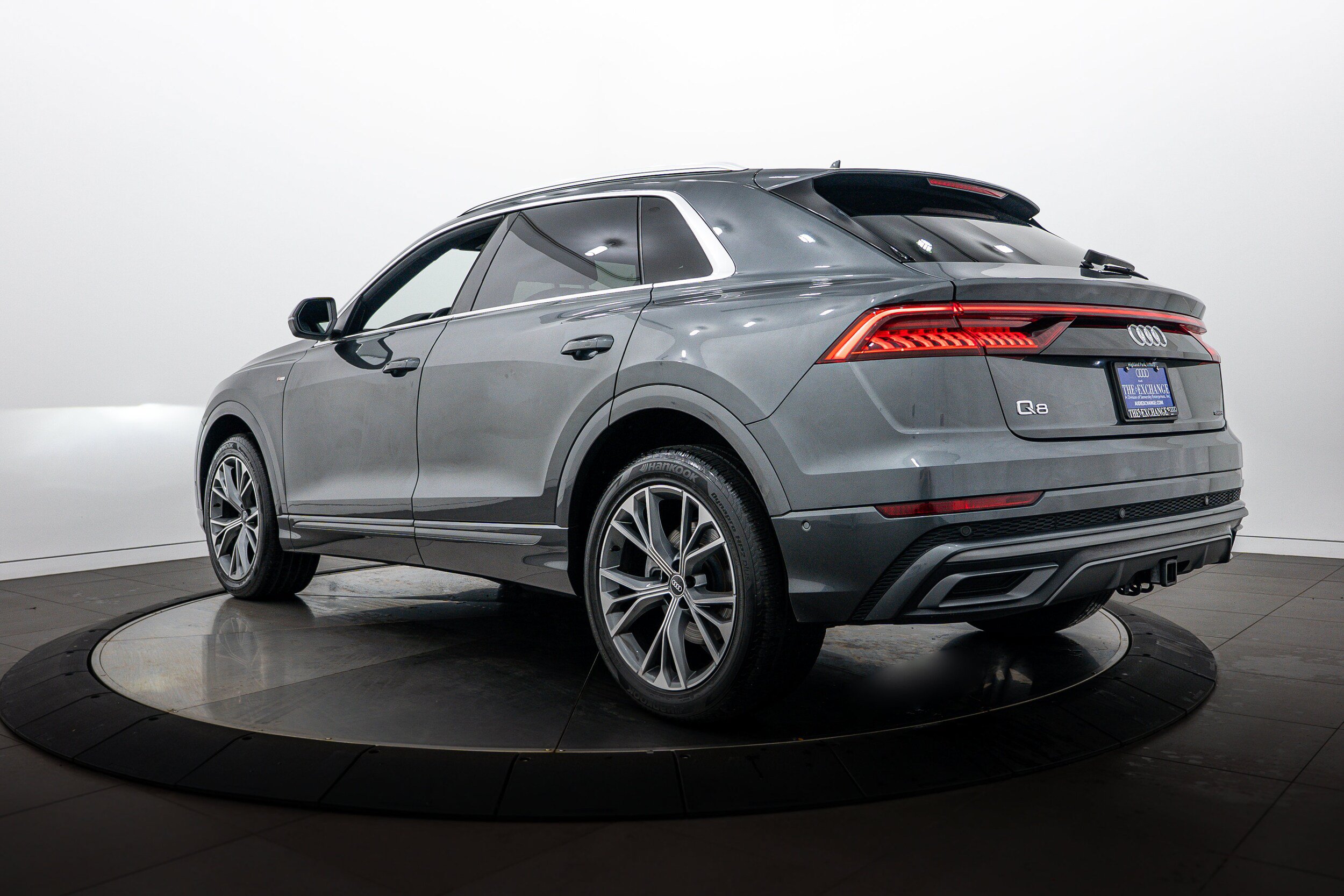 Used 2021 Audi Q8 Premium Plus AWD/4WD image 5