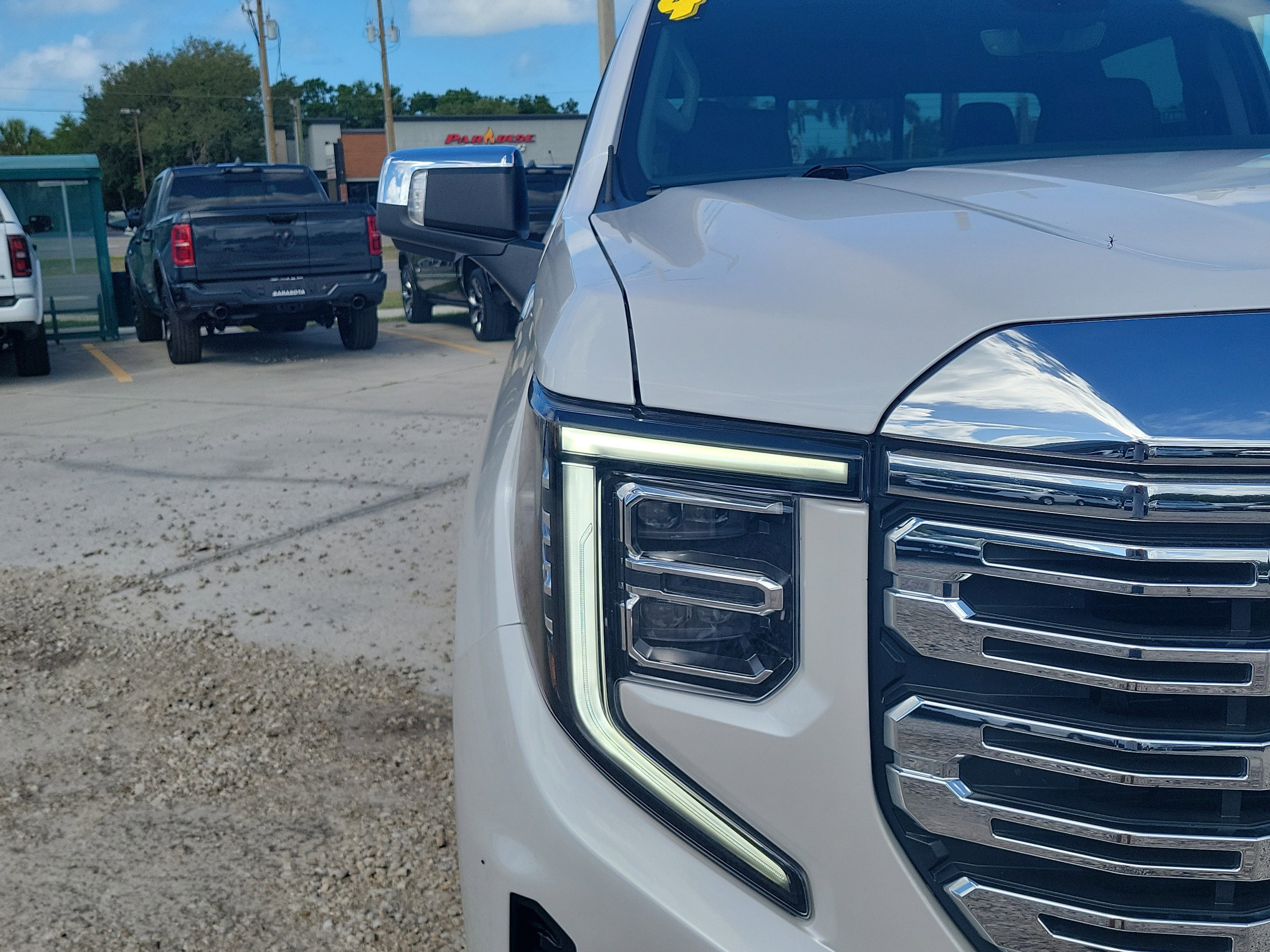 Used 2024 GMC Sierra 1500 Denali w/ Technology Package AWD/4WD image 7