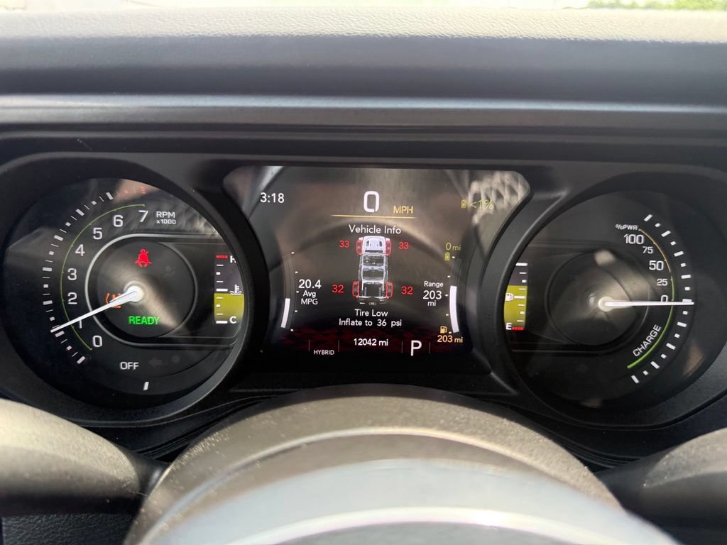 Used 2025 Jeep Wrangler Unlimited Sahara w/ Safety Group AWD/4WD image 22