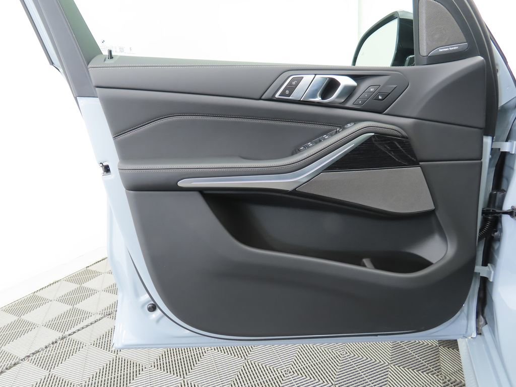 New 2026 BMW X5 xDrive40i w/ M Sport Package image 23