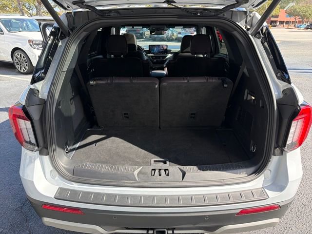 Used 2025 Ford Explorer Platinum w/ LUX Leather Package image 11