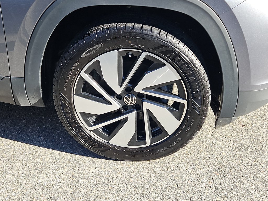 Used 2024 Volkswagen Atlas SE AWD/4WD image 10