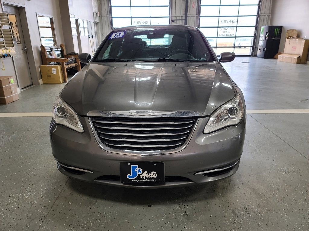 Used 2013 Chrysler 200 Touring image 3