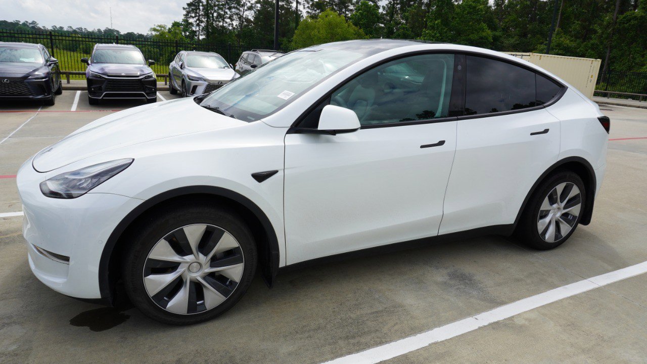 Used 2022 Tesla Model Y Long Range AWD/4WD image 4