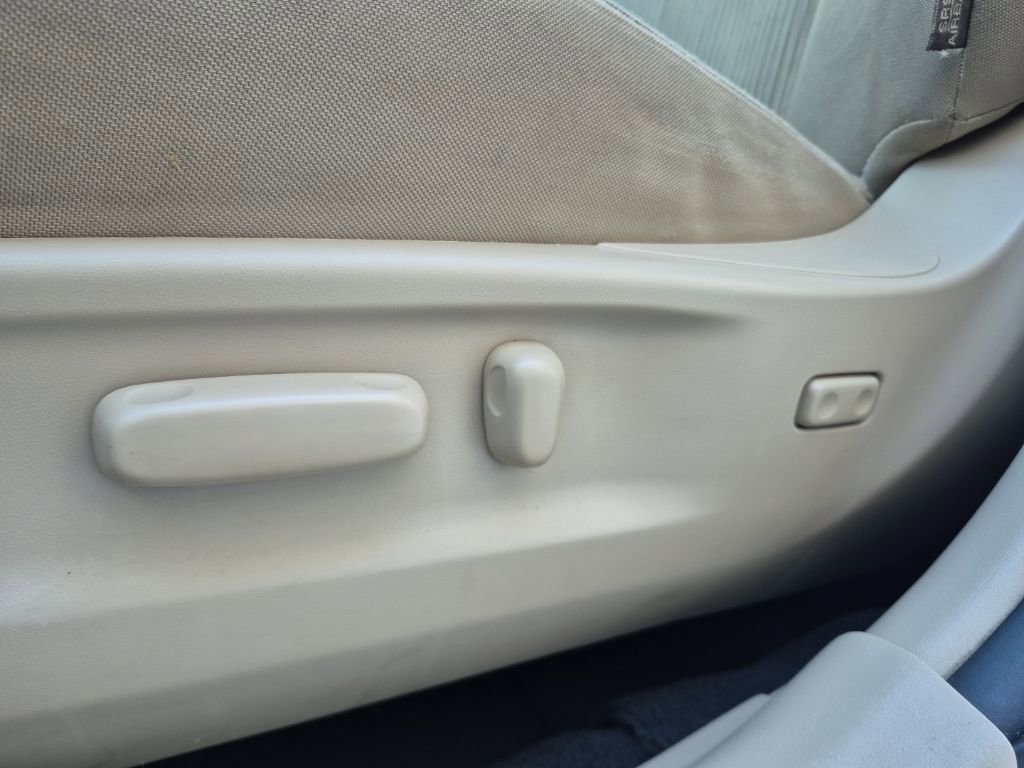 Used 2012 Toyota Venza LE image 14