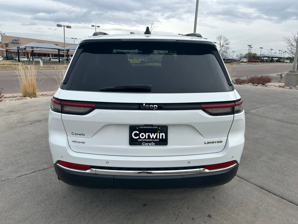Used 2023 Jeep Grand Cherokee Limited AWD/4WD image 6