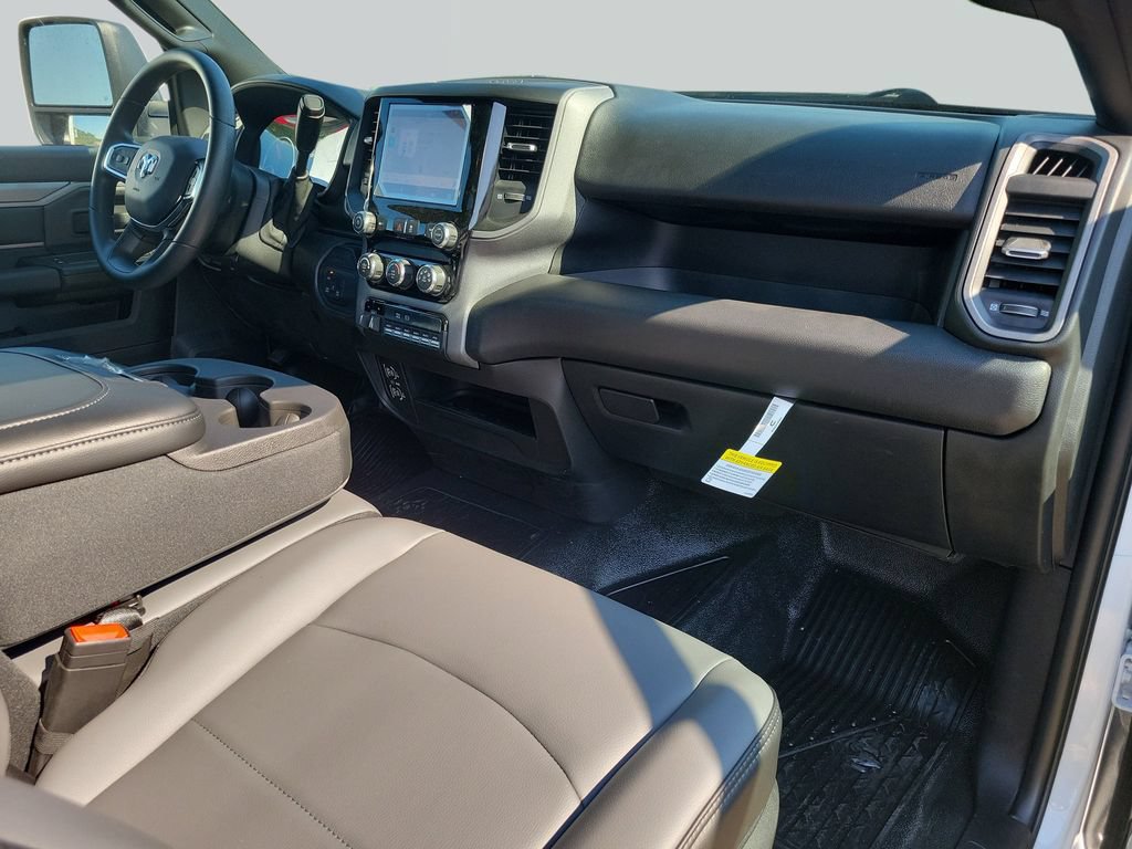New 2027 RAM 5500 Tradesman AWD/4WD image 34