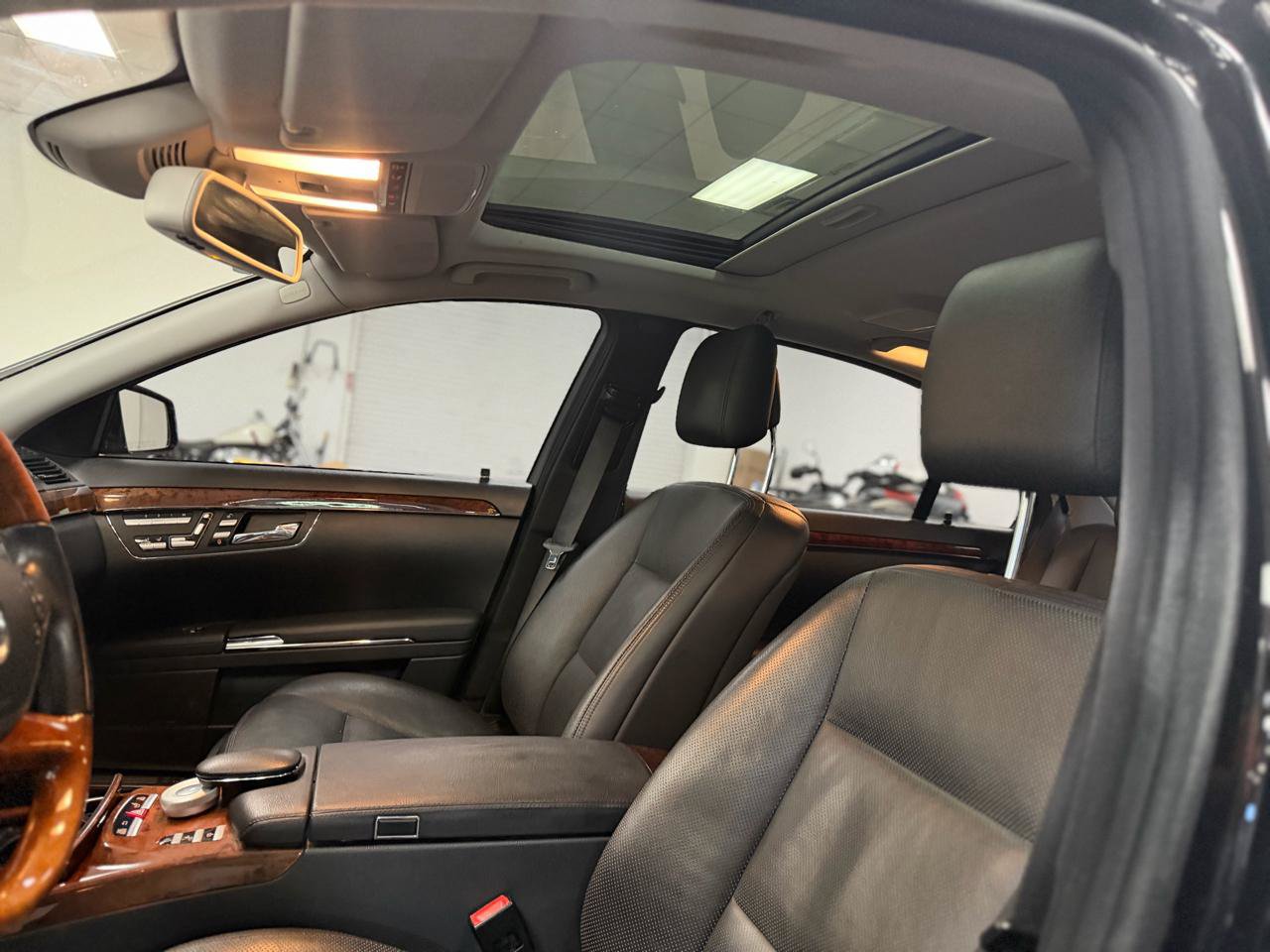 Used 2010 Mercedes-Benz S 550 4MATIC image 15