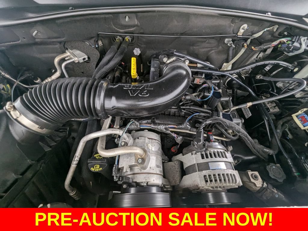 Used 2012 Jeep Liberty Sport RWD image 9