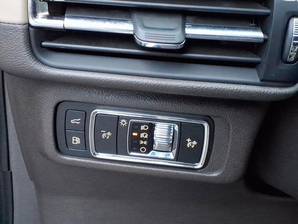 Used 2022 Lincoln Corsair Grand Touring image 25