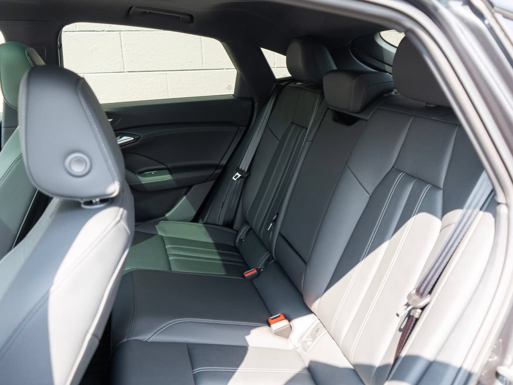 New 2027 Audi Q6 e-tron Prestige AWD/4WD image 9