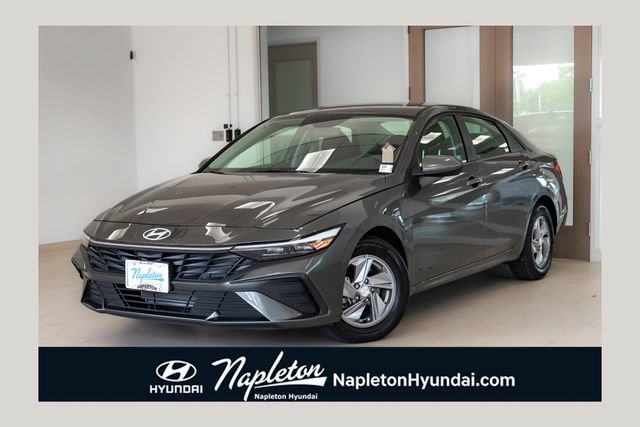 Certified 2025 Hyundai Elantra SE FWD image 1
