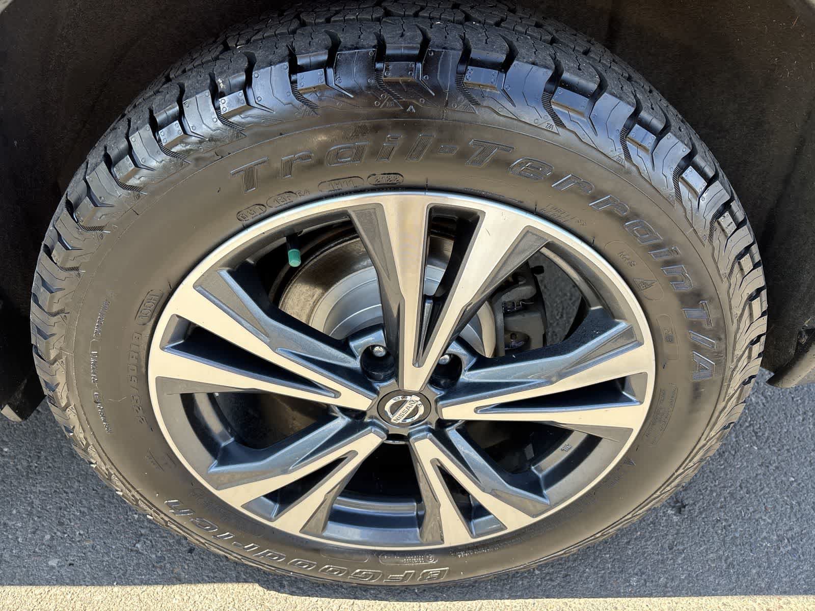 Used 2017 Nissan Rogue SL AWD/4WD image 4