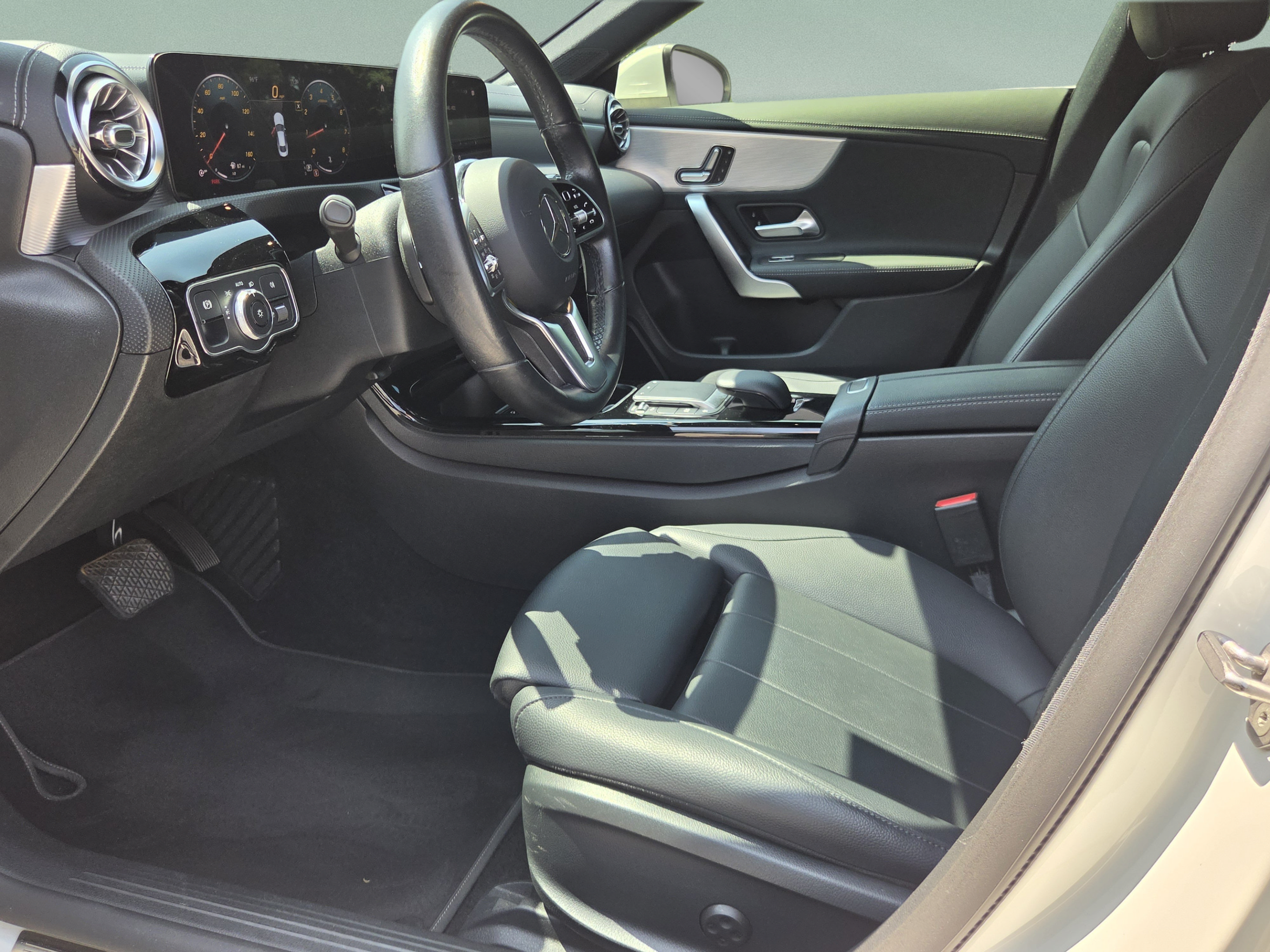 Used 2021 Mercedes-Benz CLA 250 image 13
