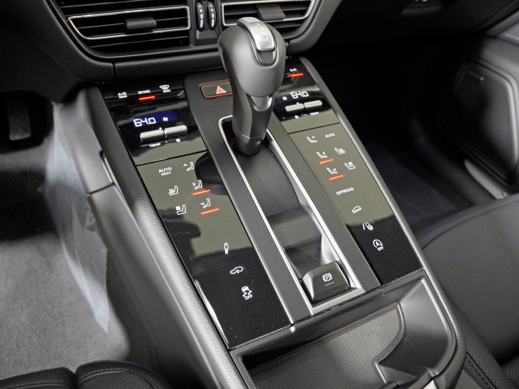 New 2026 Porsche Macan S AWD/4WD image 30