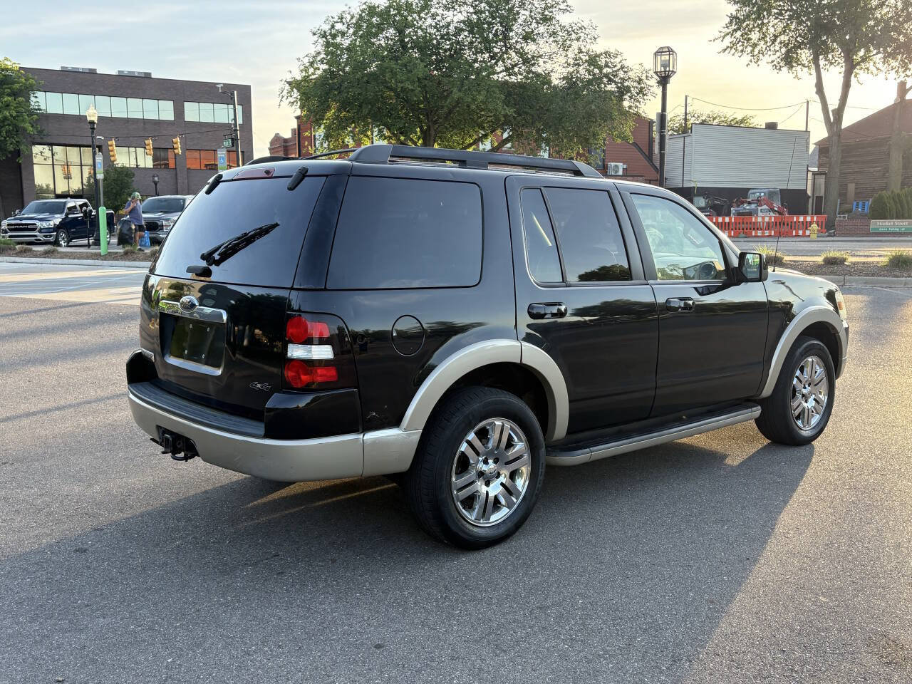 Used 2010 Ford Explorer Eddie Bauer AWD/4WD image 9