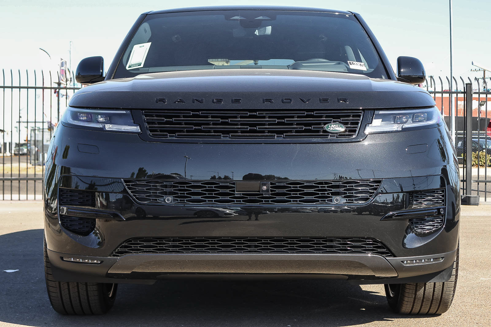 New 2026 Land Rover Range Rover Sport SE AWD/4WD image 2