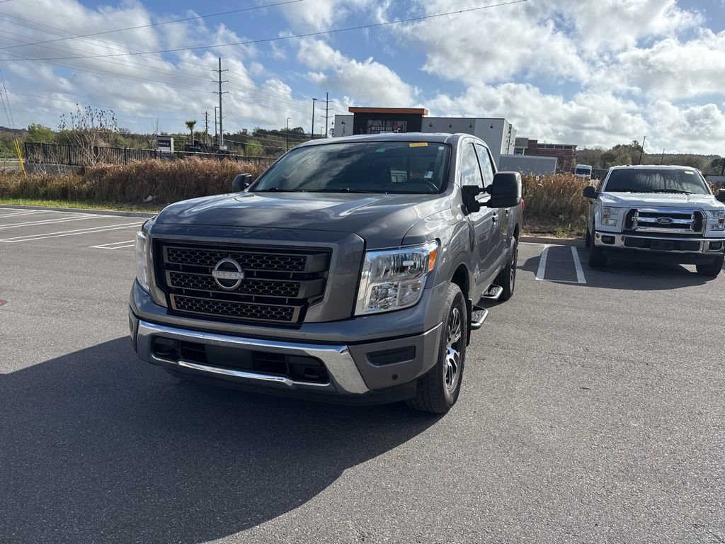 Used 2024 Nissan Titan SV w/ SV Convenience Package image 5