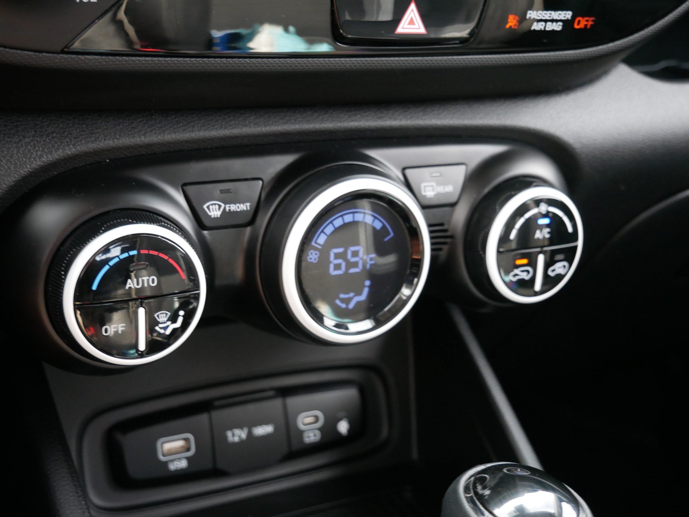 Used 2024 Hyundai Venue Limited FWD image 22