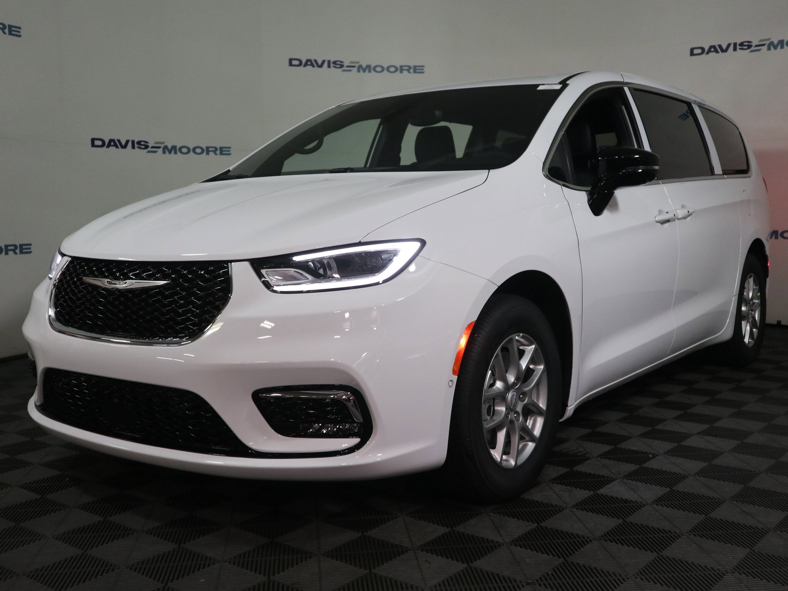 New 2026 Chrysler Pacifica Select image 12