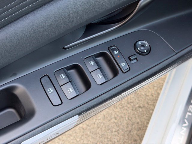 New 2026 Hyundai Elantra Sport FWD image 21