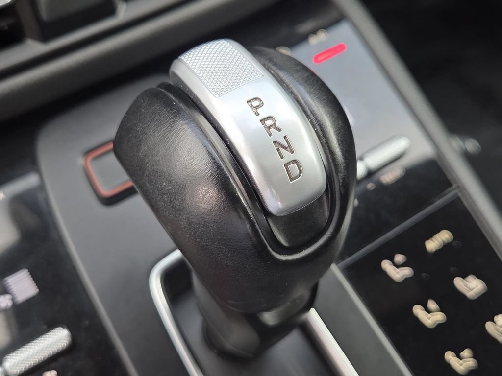 Used 2023 Porsche Macan Turbo AWD/4WD image 28