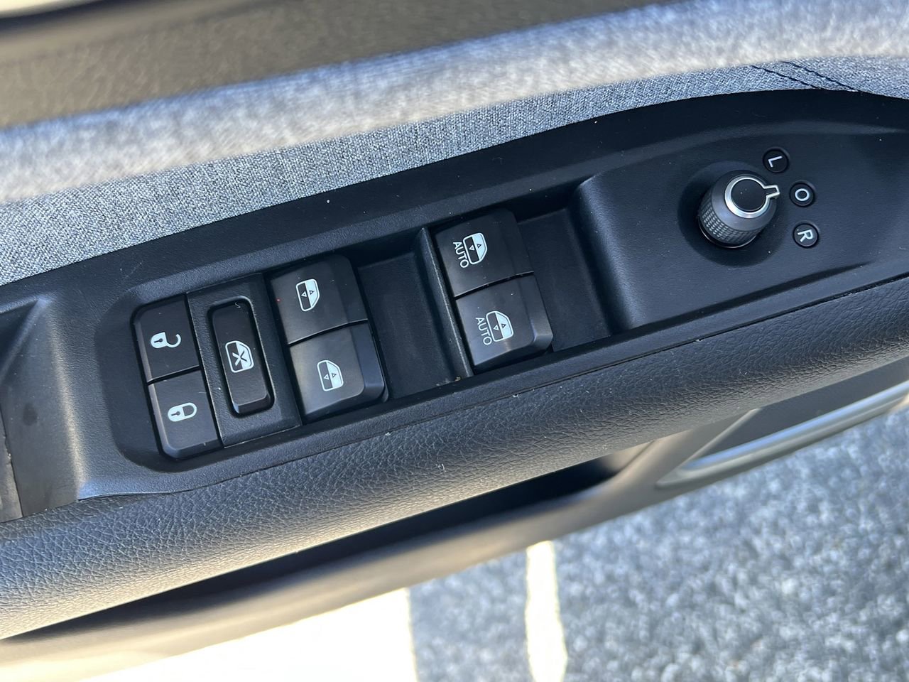 Used 2024 Jeep Compass Latitude image 17