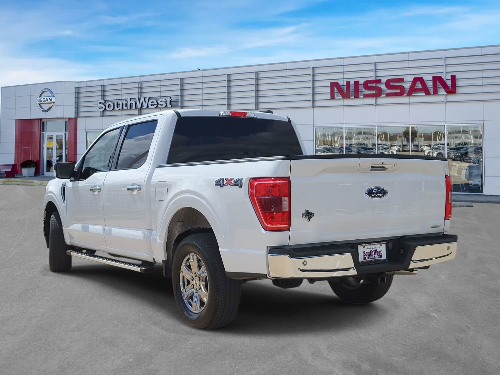 Used 2023 Ford F150 XLT w/ Equipment Group 302A High AWD/4WD image 8