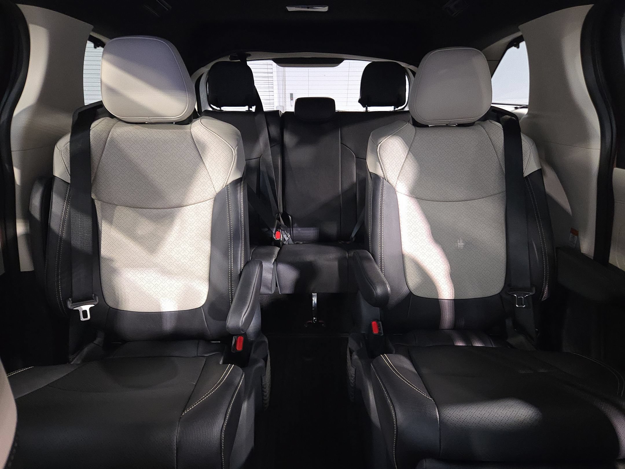 New 2026 Toyota Sienna Limited FWD image 10