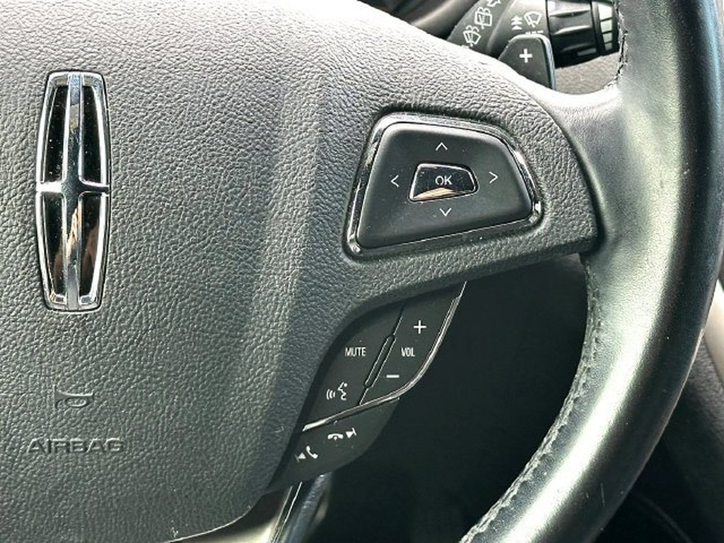 Used 2017 Lincoln MKC Reserve FWD image 23