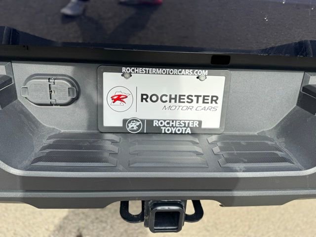 Used 2022 Toyota Tundra SR5 w/ SR5 Convenience Package image 43