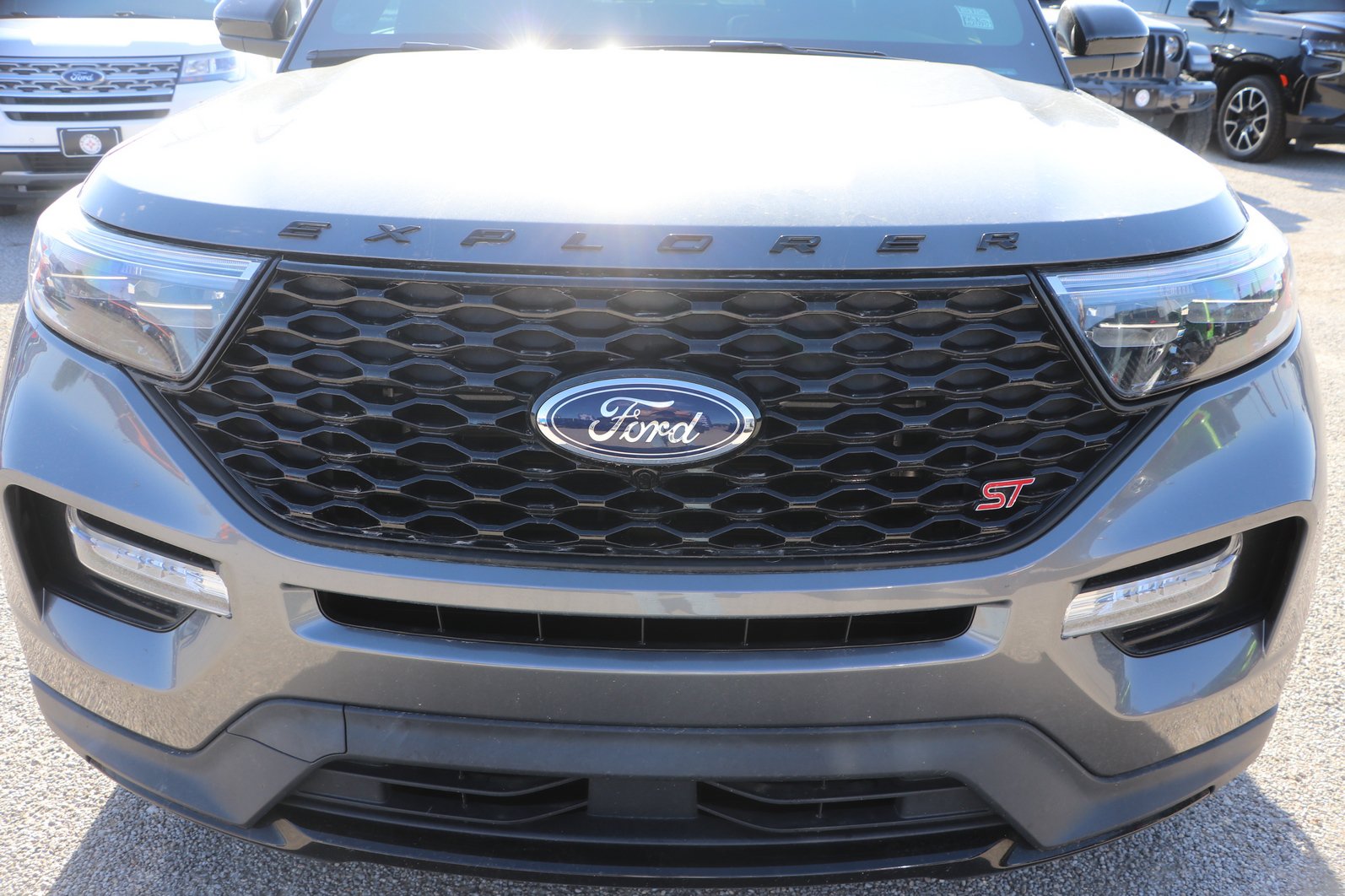 Used 2022 Ford Explorer ST AWD/4WD image 2