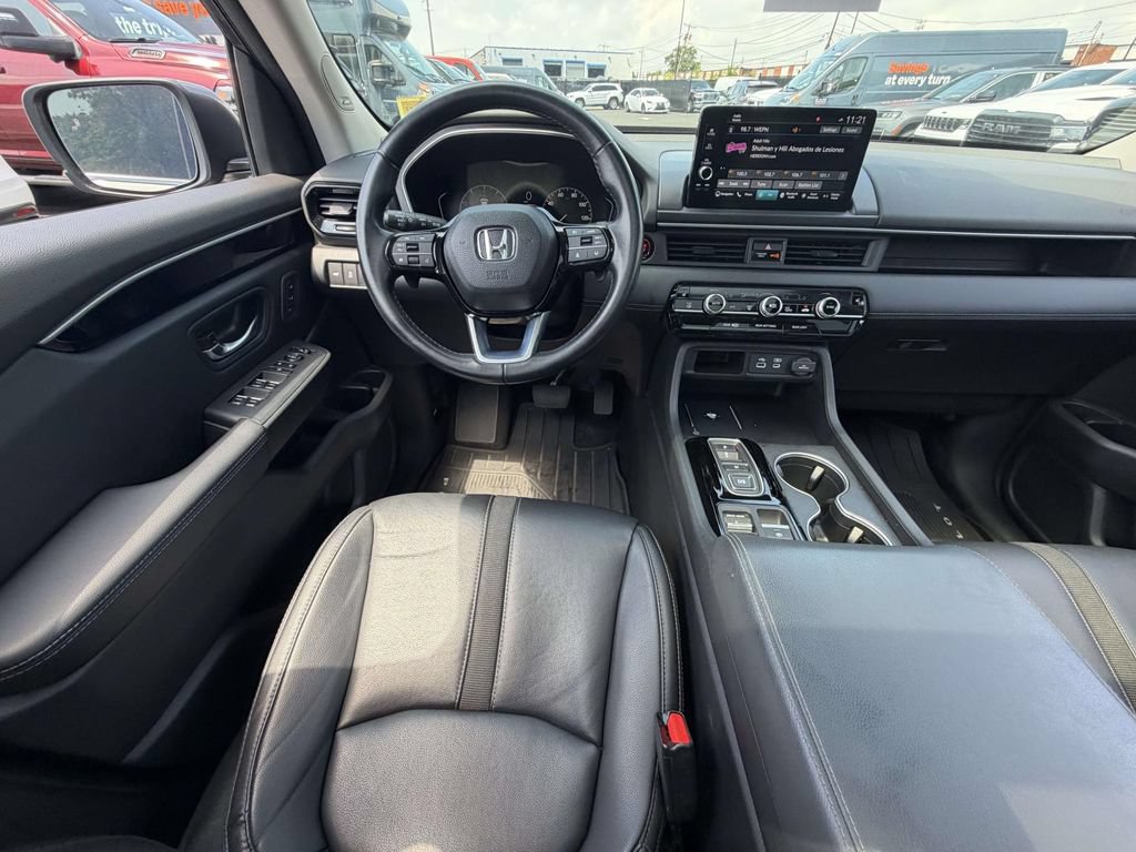 Used 2023 Honda Pilot Touring image 27