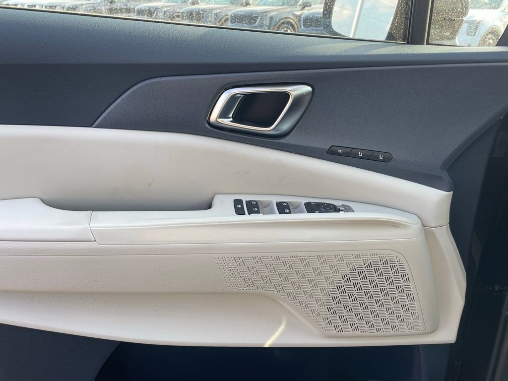 New 2026 Kia Carnival EX image 19