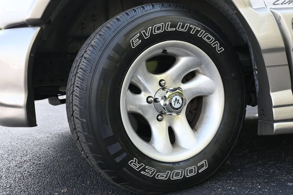 Used 2006 Ford E-150 and Econoline 150 RWD image 6